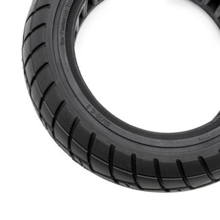 Олекотена солидна гума за тротинетка 60/70-6.5 / B44