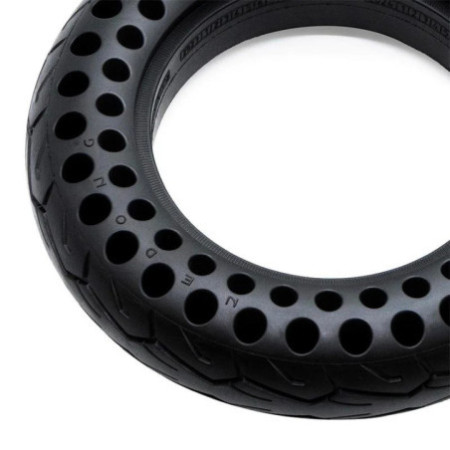 Солидна ненадуваема гума за тротинетка 10x2.125-6.1 / B34 | Перфорирана